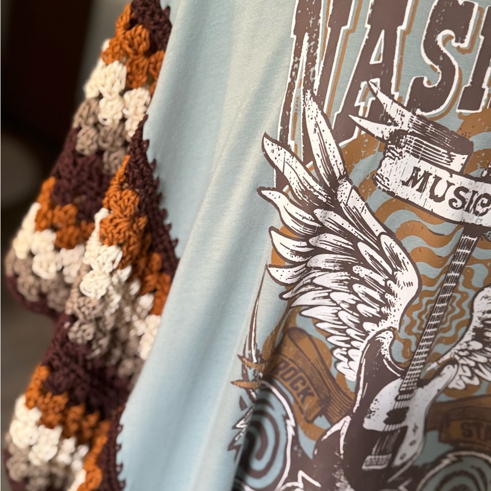 Nashville Music City Poncho - Picture 3 of 4